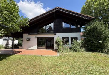 Architektenhaus auf sonnigem Grundstück in ruhiger Lage