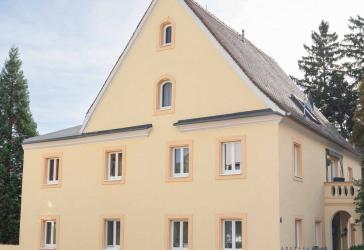 gehobenes Mehrfamilienhaus - mit großem parkähnlichen Garten - ehemaliger Fürstensitz