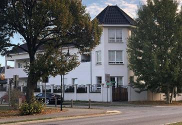 Helle 3-Zimmer-Wohnung im 1. OG mit Balkon - 84 m², Fußbodenheizung, Stellplatz