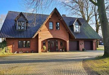 immo-schramm.de: Imposantes Landhaus mit Nebengebäude