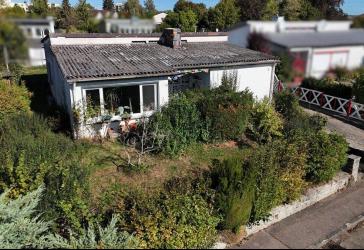 BUNGALOW IN DER KREUZÄCKERSIEDLUNG