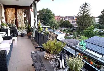 Großzügige 4 Zimmer Wohnung mit Balkon und Garage