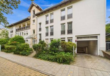 4,5-Zimmer-EG-Wohnung mit Südgarten - auch als renditestarke WG geeignet!