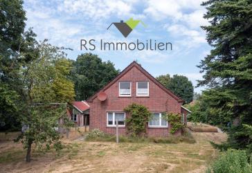 Solides Landhaus mit großem Grundstück bietet viele Möglichkeiten