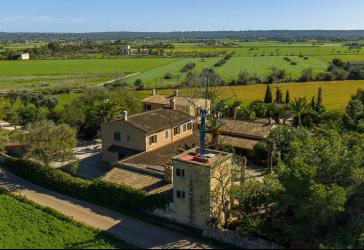 Tolle Finka auf Mallorca mit 4 Wohnungen, Turm und eigenem Wein nahe Campos
