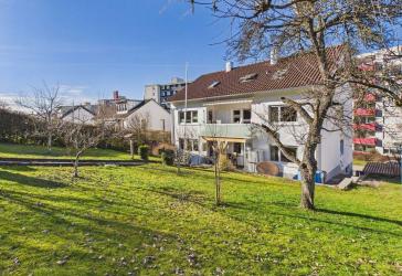 Rottweil: Stadtnah & grün: 3-Zimmer-Wohnung mit Süd-Ausrichtung und viel Nebenfläche