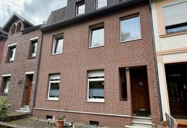 Zweifamilienhaus mit 158 m² Wohnfläche + Garten + Garage - in guter Lage von Kohlscheid (Herzogenrath) - derzeit an zwei Mieter vermietet