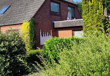 Doppelhaushälfte mit Blick ins Grüne in Lindholm bei Niebüll