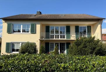 Exklusives Zweifamilienhaus beim Englischen Garten mit vielen Modernisierungen, Balkon & Garage
