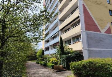 Kapitalanlage: gepflegte 2-Zi-WHG, gut vermietet im 1. OG