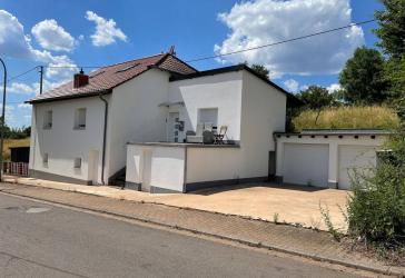 Kernsaniertes Einfamilienhaus in schöner Lage