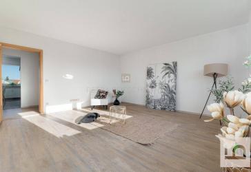 Tolle renovierte 4 ZKB, ca. 95m², Balkon, Bj. 61, große Wohnküche, IN-Haunwöhr *provisionsfrei*