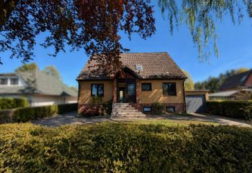 Einfamilienhaus mit großem Grundstück in Halstenbek!