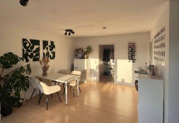 Helle 2-Zimmer-Dachgeschosswohnung - mit Westbalkon, TG-Stellplatz und Einbauküche - in Baden-Baden-Haueneberstein