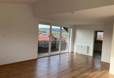 Sonnige 3 Zimmer Wohnung mit 2 großen Balkonen