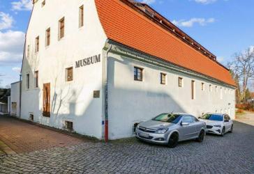++Selbstständigkeit mit Stil: Traumhaftes Gewerbe mit Altbaucharme im Zentrum von Neustadt (Sa)++