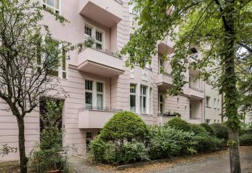 Vermietete Altbauwohnung mit Balkon in grüner Tempelhofer Wohnlage