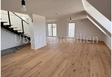 Exklusive Dachgeschoss Wohnung barrierefrei mit traumhaften Blick über Kitzingen