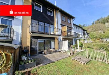 Modernisiertes Reihenhaus in Split-Level-Bauweise mit Taunusblick