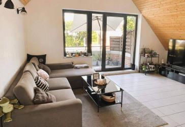 Kapitalanlage oder spätere Eigennutzung in Lank: Vermietete 4-Zimmer-Dachgeschosswohnung mit Balkon.
