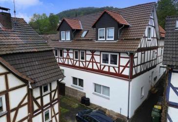 Mehrfamilienhaus mit 4 Wohneinheiten