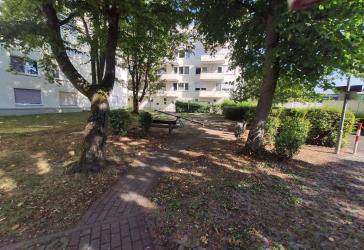 Gut geschnittene 3-Zi-Wohnung mit Balkon und Garage