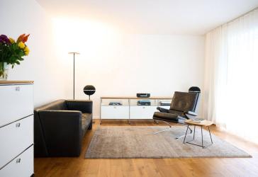 Renoviertes Schmuckstück mit Balkon in Golzheim (Provionsfrei), + Garage & Stellplatz möglich