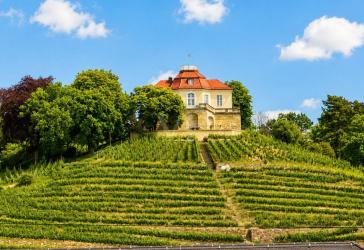 BESTANDSHAUS IN RADEBEUL AUF 578 M² GRUNDSTÜCK - VERWIRKLICHEN SIE IHREN WOHNTRAUM (VERMIETET)