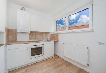 Sanierte 3-Zimmer-Wohnung mit EBK, leerstehend von Privat