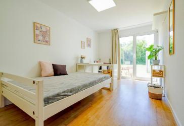 Exklusive, helle, renovierte Kapitalanlage, Zukunftssicher, 6,4% Rendite,Tiefgaragenpl.,Terrasse