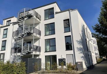 großzügig Wohnen mit guter Anbindung nach Köln: Sonnenbalkon und Tiefgaragenstellplatz inklusive