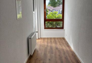 4-Zimmer-Erdgeschoss inkl. Garage und Stellplätzen