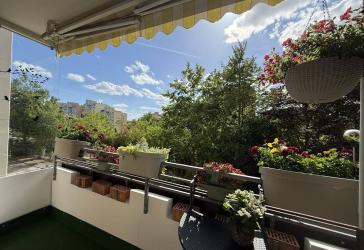 Sifi-Hinterweil: helle, moderne 3,5 ZW mit Balkon