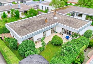 Familienidylle auf einer Ebene - mit Kamin und Gartenparadies