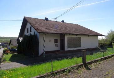 Schnäppchen: EFH/ZFH mit ELW + Garage in Oberrod für nur 50% vom VKW. PROVISIONSFREI !