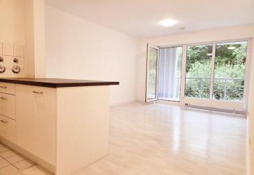 Gepflegte 2,5-Zimmer-Wohnung inkl. EBK und Tiefgarage in Nürtingen