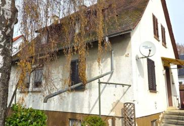 Charmantes Einfamilienhaus mit schönem großen Garten