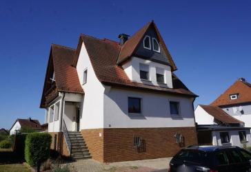 Großzügiges, gepflegtes Zweifamilienhaus mit vielen Nutzungsmöglichkeiten. Keine Käuferprovision!