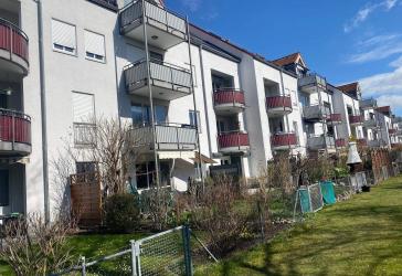 Schöne, sonnige 2 -ZImmer-Wohnung im Dachgeschoß