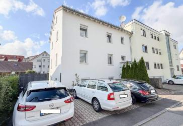 Modernisiertes 4-Familienhaus fußläufig zur S-Bahn