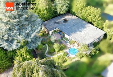 Bungalow in exponierter Aussichtslage, großzügigem Grundstück und Doppelgarage