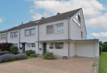 Vorschaubild Reihenendhaus