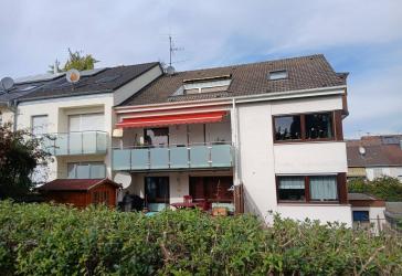 Lichtdurchflutete Dachgeschosswohnung mit schöner Aussicht