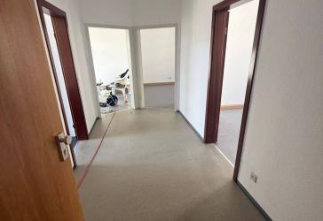 Zentral in Stuttgart: Geräumige 4-Zimmer-WG-Wohnung in Mitte