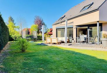 NEU: Familiengerechtes EFH, umfassend modernisiert, mit großen Garten | provisionsfrei