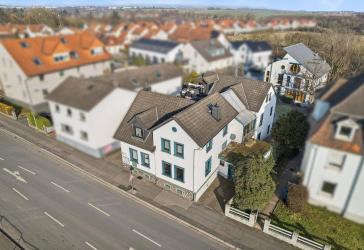 Wohnhaus mit Arztpraxis in Friedberg Fauerbach