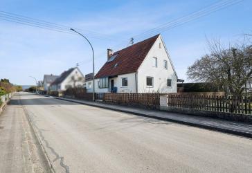 Renovierungsbedürftiges Einfamilienhaus in Blindheim-Unterglauheim