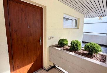 Ihr neues Zuhause auf zwei Ebenen – Maisonette mit Balkon, Aufzug & Modernisierung