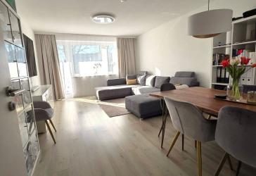 Helle 3-Zimmer-Wohnung mit großem Balkon, neuer Küche & Fahrstuhl