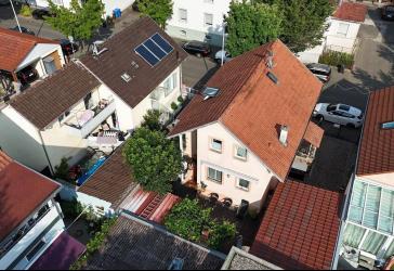 Ihre Ruheoase mitten in Radolfzell, nur wenige Minuten vom Bodensee entfernt mit zwei getrennten Wohneinheiten